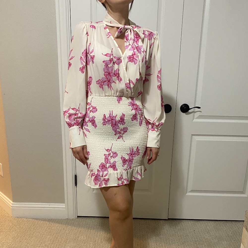 Woman’s dress NEW with out tags Sm
